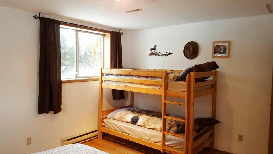 Bed and Breakfast Wettstone Guest Ranch Bridge Lake Zimmer foto